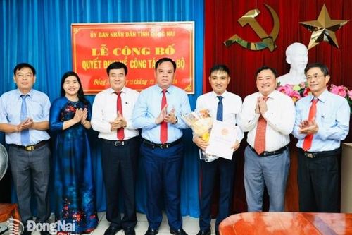 Chủ tịch UBND tỉnh phê chuẩn kết quả bầu Phó chủ tịch UBND huyện Trảng Bom với ông Nguyễn Quốc Tần