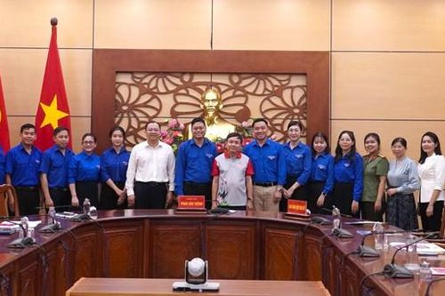 Lãnh đạo tỉnh gặp gỡ Đoàn đại biểu dự Đại hội đại biểu toàn quốc Hội Liên hiệp Thanh niên Việt Nam