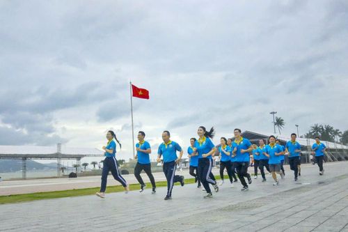 Team Sanvinest Khánh Hòa: Rèn sức hưởng ứng giải chạy đêm Nha Trang