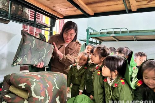 Trên 1.600 học sinh tham quan doanh trại Bộ Chỉ huy Quân sự tỉnh