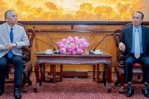 Tập đoàn Fast Retailing mong muốn liên kết phát triển ngành công nghiệp thời trang tại Huế