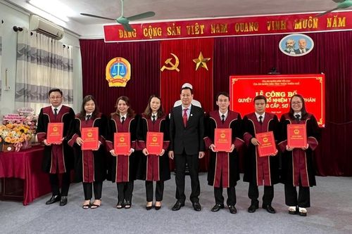 Trao quyết định bổ nhiệm 7 Thẩm phán trung cấp và Thẩm phán sơ cấp