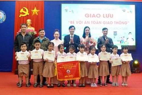Nâng cao nhận thức về an toàn giao thông cho trẻ