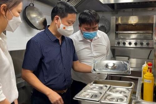 Hà Nội: Kinh doanh thức ăn đường phố vi phạm an toàn thực phẩm bị phạt đến 6 triệu đồng