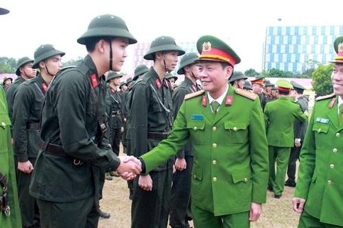 Hơn 300 học viên Trung cấp huấn luyện quân sự, võ thuật tại Bộ Tư lệnh Cảnh sát cơ động