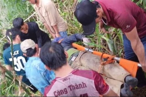 Tìm thấy thi thể người đàn ông bị lũ cuốn khi ngồi xe công nông vượt suối