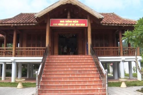 Hát mãi về Anh hùng liệt sĩ Bế Văn Đàn