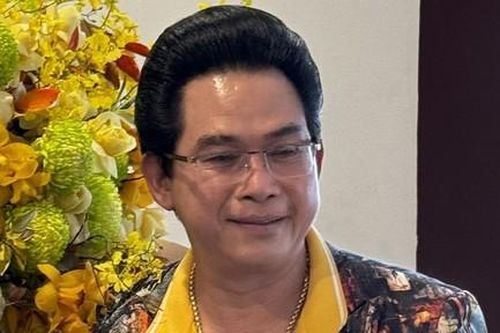 Hoài Linh, Phượng Hằng đồng hành '40 năm trọn tình cùng sân khấu' của Ngân Tuấn