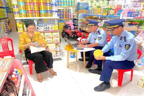 Một cửa hàng kinh doanh thực phẩm giả