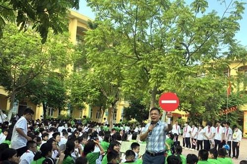 'Hãy đi chậm lại vì tương lai của trẻ thơ'