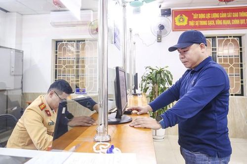 Xe nhập khẩu cũng có thể đăng ký online toàn trình từ 2025