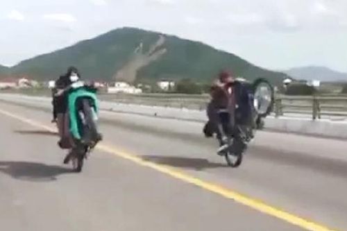 Yêng hùng tuổi teen