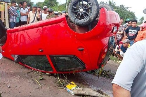 Tai nạn giao thông mới nhất 13/12/2024: ô tô rơi xuống kênh, một người tử vong