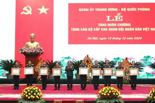 Cán bộ lãnh đạo cấp cao của Quân đội phải đặc biệt tiêu biểu, mẫu mực