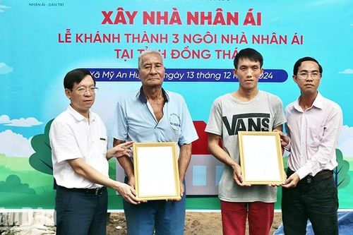Báo Dân trí trao nhà Nhân ái ở Đồng Tháp