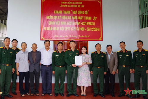 Lữ đoàn Đặc công bộ 198 bàn giao nhà đồng đội tặng quân nhân có hoàn cảnh khó khăn