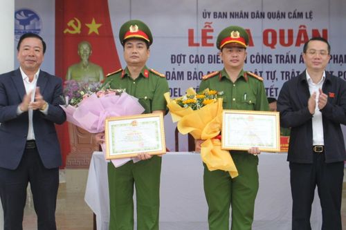 Khen thưởng đột xuất Phòng CSHS Công an Đà Nẵng và CAQ Cẩm Lệ