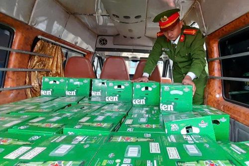 Bắt hàng lậu ở biên giới