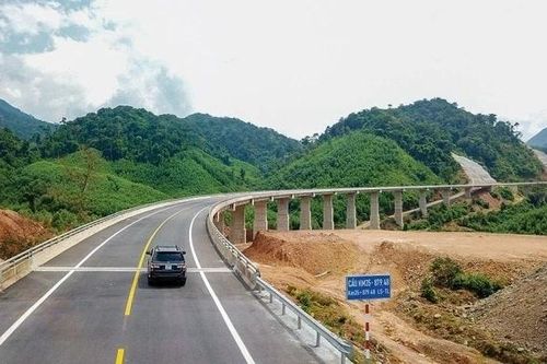 Tháo gỡ khó khăn để nối thông đường Hồ Chí Minh từ Cao Bằng đến Cà mau vào năm 2025