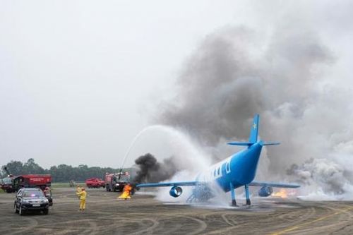 Lần đầu tiên tổ chức thành công diễn tập phương án xử lý tình huống chữa cháy, cứu nạn tàu bay tại sân bay của Việt Nam
