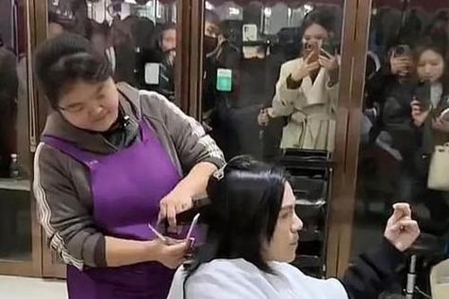 67 triệu người xem một nam diễn viên cắt tóc