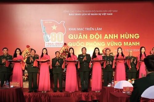 Triển lãm 'Quân đội anh hùng - Quốc phòng vững mạnh' lần đầu công bố nhiều hiện vật quý