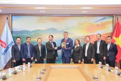 Tổng Bí thư Đảng Phong trào Cánh tả Thống nhất Cộng hòa Dominica làm việc với Petrovietnam