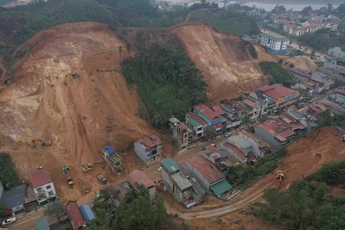 Thành phố Yên Bái phủ kín bụi bặm