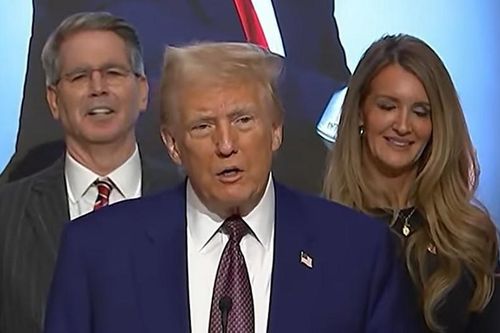 Ông Trump sẽ ân xá các bị cáo vụ bạo loạn đồi Capitol ngay khi trở lại Nhà Trắng
