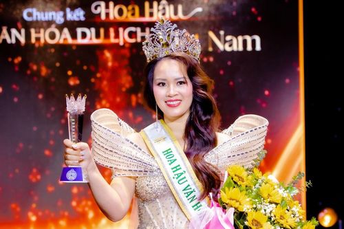 Tổng Giám đốc công ty sách giành vương miện Hoa hậu Văn hóa du lịch Việt Nam