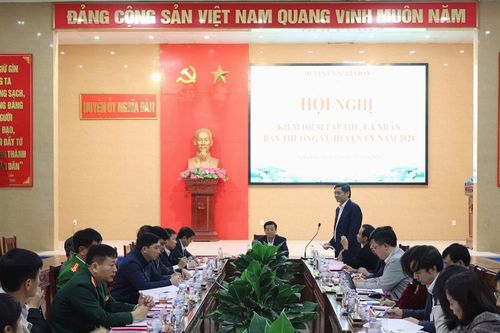 Đồng chí Hoàng Nghĩa Hiếu dự Hội nghị kiểm điểm Ban Thường vụ Huyện ủy Nghĩa Đàn
