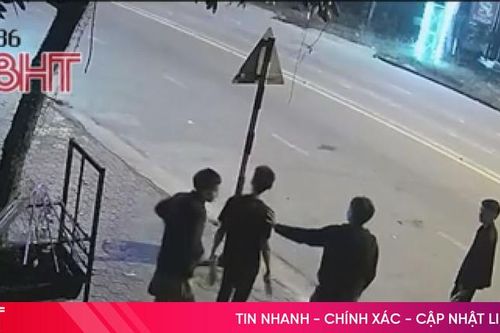 Cảnh 2 băng nhóm thanh toán nhau trên đường phố Hồng Lĩnh