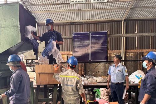 Tiêu hủy hàng nghìn sản phẩm không đạt chuẩn, bảo vệ người tiêu dùng