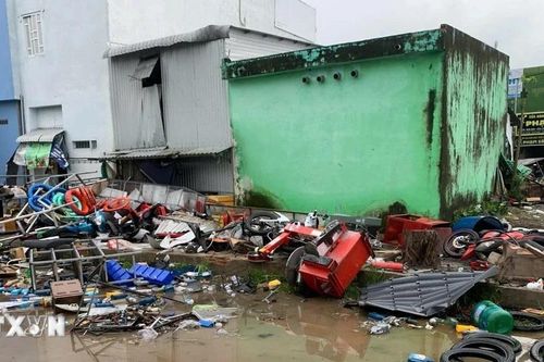 Sóc Trăng: Mưa to kèm lốc xoáy làm sập hàng chục nhà của người dân