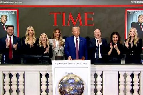 Liệu tiếng chuông tạo kỷ lục trên sàn chứng khoán của ông Trump có ngân vang lâu?