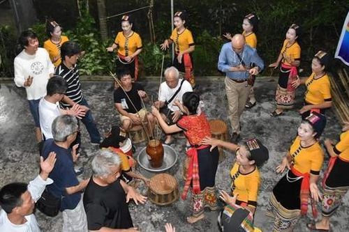 'Đánh thức' tiềm năng du lịch cộng đồng bằng nét văn hóa dân tộc Thái