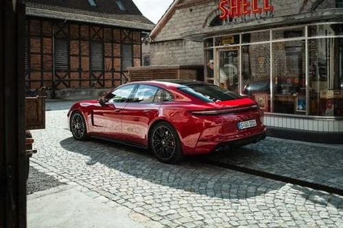 Xe Porsche sẽ được cài đặt ứng dụng YouTube