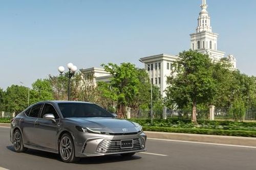 Toyota tăng ưu đãi cho mẫu xe Camry 2024