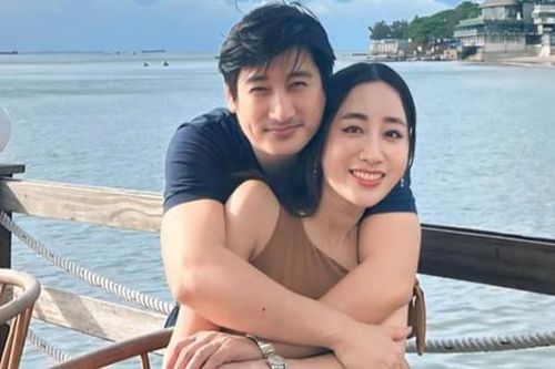 Bạn gái diễn viên Ngọc Quỳnh khoe ảnh được ôm tình tứ