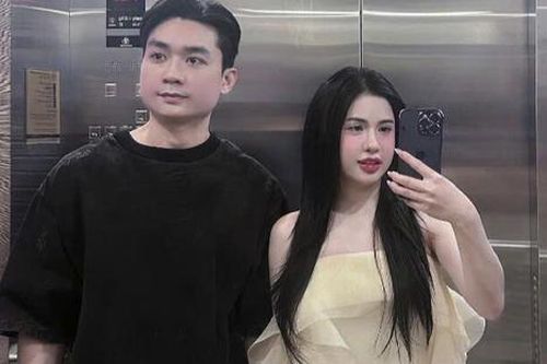 Vợ cũ Việt Anh lên tiếng chuyện yêu trai trẻ