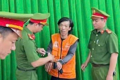 Tài xế, phụ xe buýt ẩu đả với shipper ở trung tâm TP HCM, bắt khẩn cấp cả 3