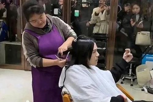 Clip nam diễn viên chỉ làm một việc đơn giản thu hút 67 triệu người xem