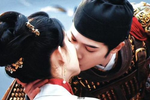 Cặp đôi Hoa ngữ hot hơn Ngu Thư Hân - Đinh Vũ Hề tiết lộ khó khăn khi đóng cảnh hôn