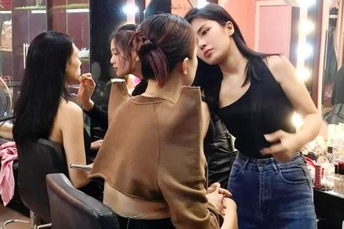 Cuối năm, chuyên viên trang điểm, nhiếp ảnh gia làm không hết việc, thu nhập tăng 4-5 lần