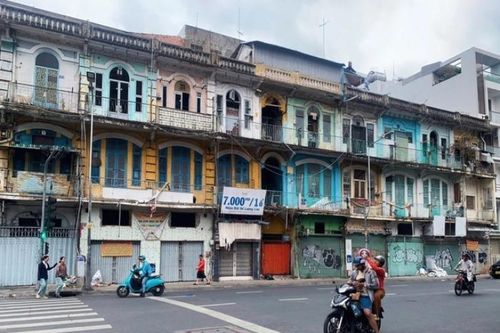 TP.HCM phá dỡ khẩn cấp chung cư số 440 đường Trần Hưng Đạo