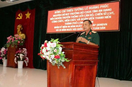 Nói chuyện truyền thống kỷ niệm 80 năm Ngày thành lập Quân đội Nhân dân Việt Nam