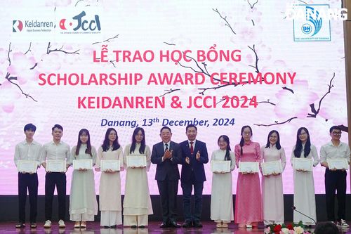 Doanh nghiệp Nhật Bản trao học bổng cho sinh viên Đại học Đà Nẵng
