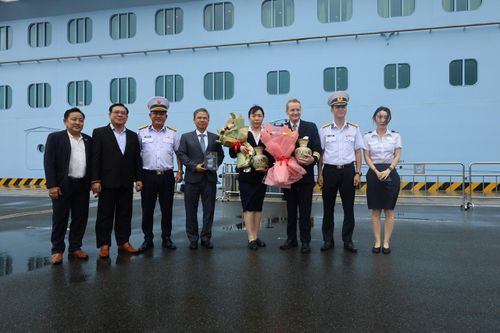 Đón tàu biển quốc tế Spectrum of the Seas cập Cảng quốc tế Cam Ranh