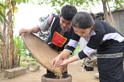 Những người trẻ giữ hồn dân tộc