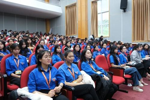 Tập huấn kiến thức, kỹ năng tuyên truyền về phòng, chống mua bán người cho cán bộ Đoàn cơ sở
